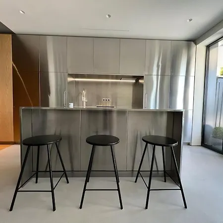 Unique Central W Patio 아파트
